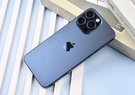 龙港苹果维修点分享iPhone 15 Pro Max屏幕更换全新实操风险 